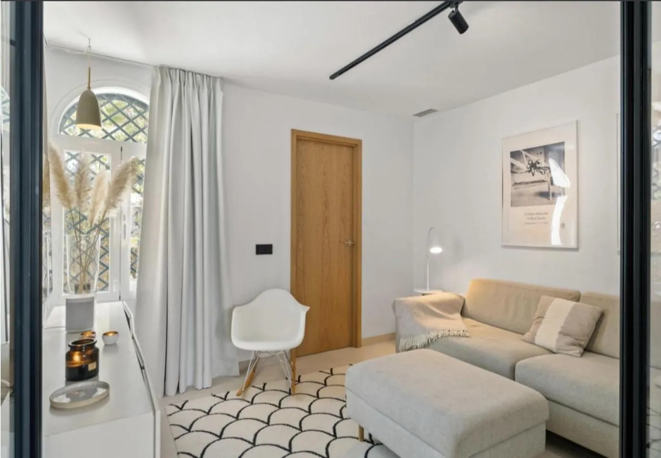Se8 - Stylish Townhouse With Rooftop Terrace マルベーリャ 0*,  スペイン
